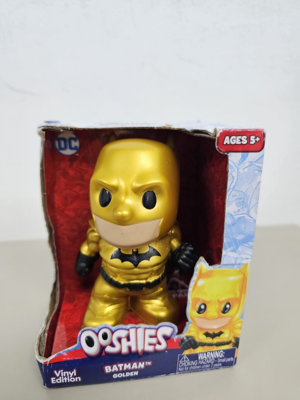 BONECO OOSHIES VINYL EDITION BATMAN GOLDEN NA CAIXA