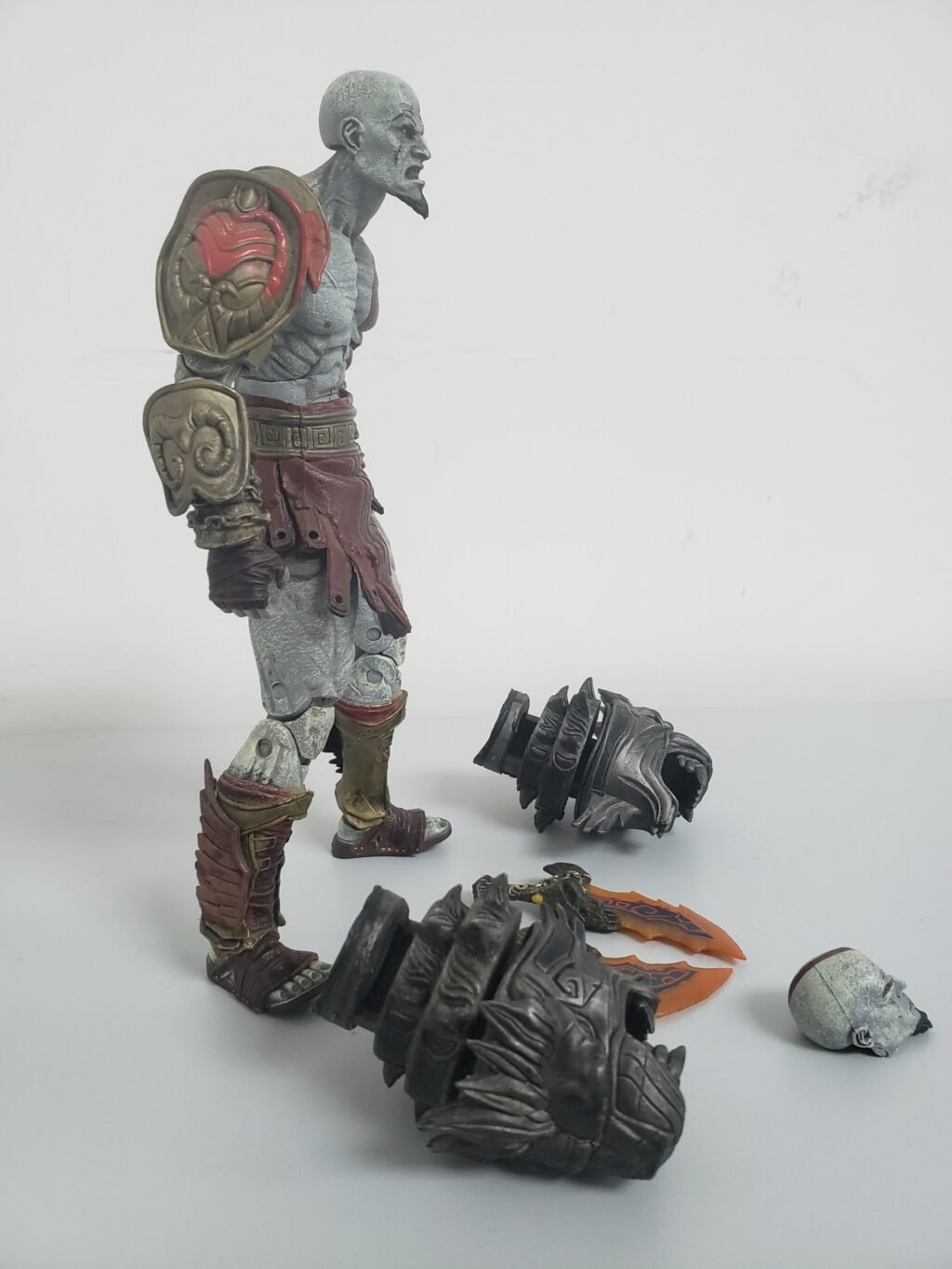 ACTION FIGURE KRATOS GOD OF WAR - Image 4