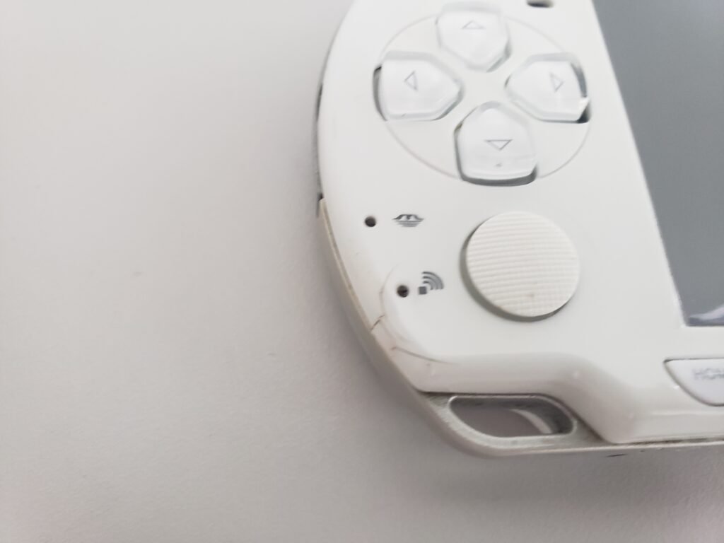 PSP 2000 BRANCO DESBLOQUEADO + CARREGADOR + SDCARD 16 GB - Image 5