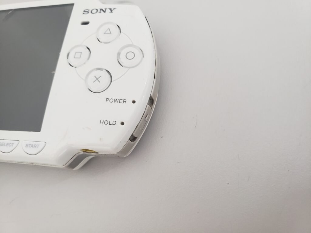 PSP 2000 BRANCO DESBLOQUEADO + CARREGADOR + SDCARD 16 GB - Image 6