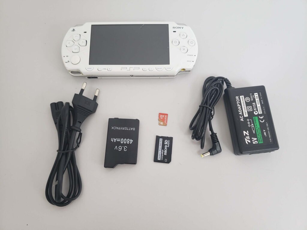 PSP 2000 BRANCO DESBLOQUEADO + CARREGADOR + SDCARD 16 GB - Image 7